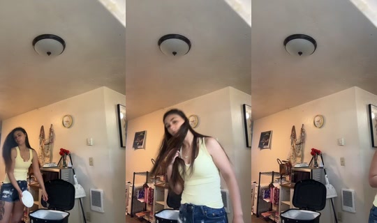 .mommyto2girls TikTok Live — Sep 22, 2026, 9:44 PM
