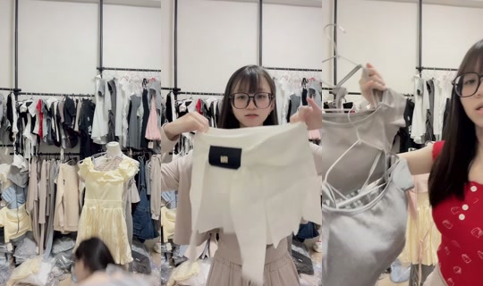 1z1xh7__ TikTok Live — Oct 3, 2026, 2:45 PM