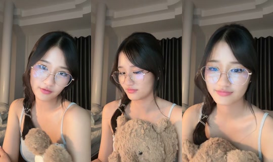 21octodiary TikTok Live — Oct 8, 2026, 6:44 PM