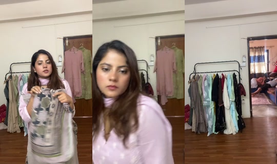 3_sisters_collection0 TikTok Live — Oct 4, 2026, 9:55 AM