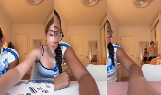 ___meaburrow___ TikTok Live — Aug 22, 2026, 1:17 PM