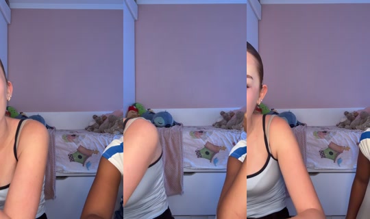 ___meaburrow___ TikTok Live — Aug 22, 2026, 3:02 PM