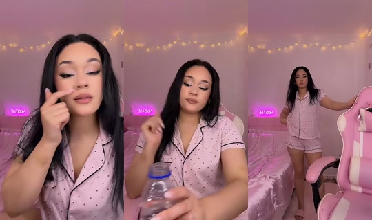 _kitty_xo__ TikTok Live — Oct 3, 2026, 10:46 PM