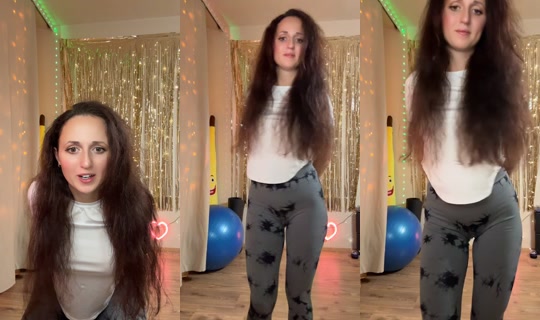 _siaasia_ TikTok Live — Oct 9, 2026, 6:23 PM