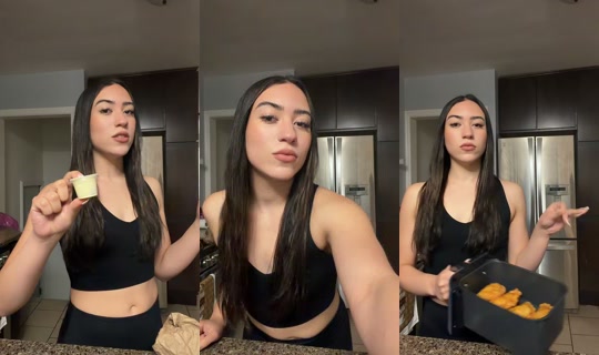 _tillymoon TikTok Live — Oct 2, 2026, 8:12 AM