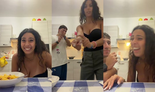a.aauroraaat TikTok Live — Oct 1, 2026, 12:26 PM