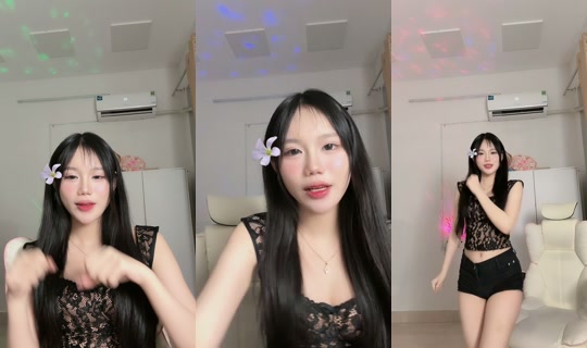 accphuquynhvani TikTok Live — Oct 2, 2026, 4:22 PM