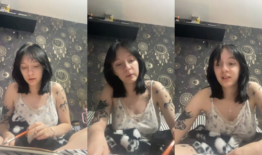 aivamayy TikTok Live — Oct 2, 2026, 2:06 AM