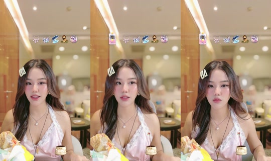 almas_cat TikTok Live — Oct 4, 2026, 4:17 AM