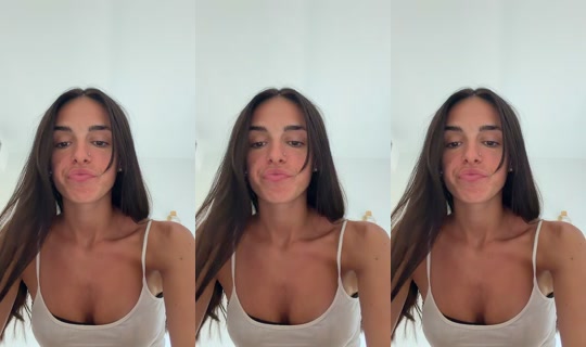 andrea.sanzz TikTok Live — Aug 24, 2026, 1:40 PM