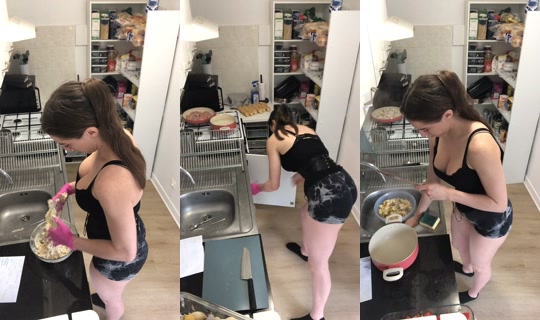 ange_elleof TikTok Live — Oct 3, 2026, 8:24 AM