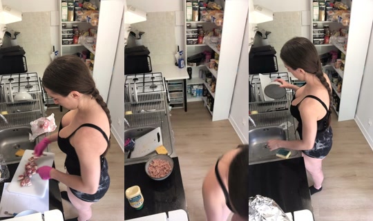 ange_elleof TikTok Live — Oct 4, 2026, 1:03 PM