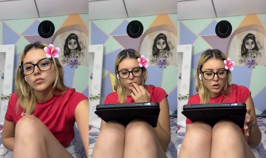 angiekiiss0 TikTok Live — Oct 2, 2026, 7:25 PM
