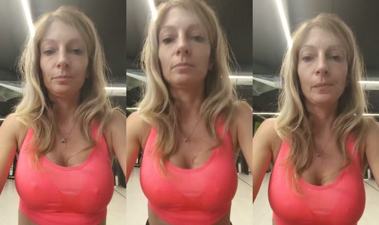 annamonella1985 TikTok Live — Oct 1, 2026, 4:42 PM