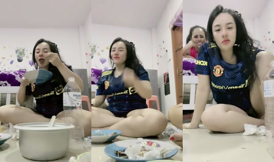 annie.felts TikTok Live — Aug 27, 2026, 4:34 AM