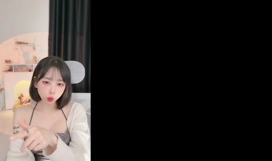 annie_love70 TikTok Live — Oct 8, 2026, 4:36 PM