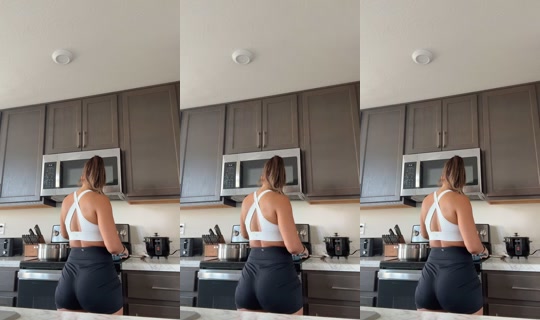 ariessqueeen TikTok Live — Aug 31, 2026, 10:13 PM