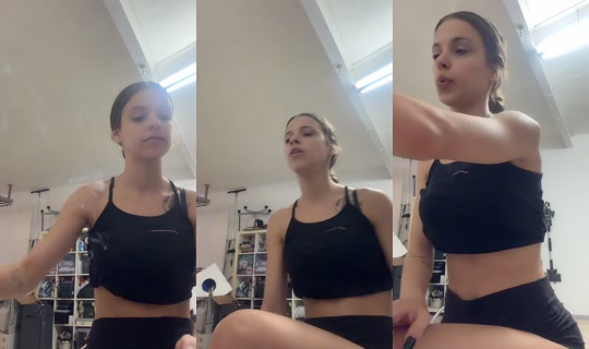 aroaas05 TikTok Live — Aug 23, 2026, 4:32 PM