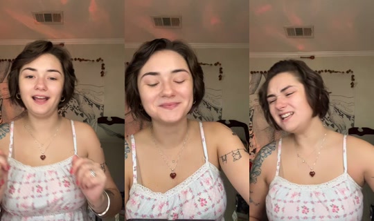 ashleywalden71 TikTok Live — Oct 4, 2026, 1:56 PM