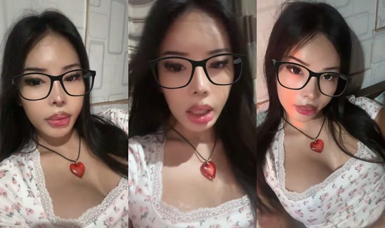 asiandollfilo TikTok Live — Oct 1, 2026, 12:28 PM