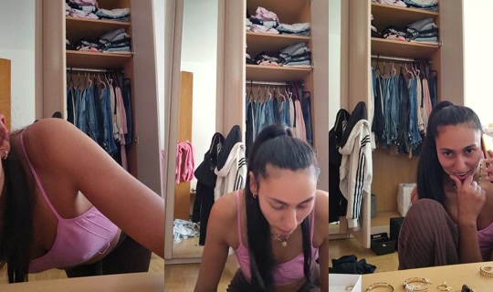 aurelia0171998 TikTok Live — Oct 3, 2026, 10:49 AM
