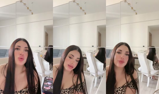 azozeh TikTok Live — Oct 9, 2026, 11:33 AM