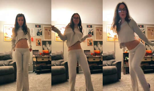 bellybbelle TikTok Live — Sep 29, 2026, 3:18 AM