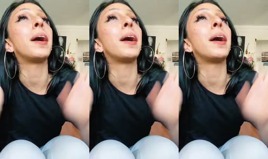 bunny.boo1900 TikTok Live — Aug 23, 2026, 11:01 PM