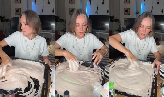 burcusirinat TikTok Live — Oct 3, 2026, 7:48 PM