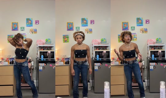 caprisunava TikTok Live — Oct 2, 2026, 12:20 PM