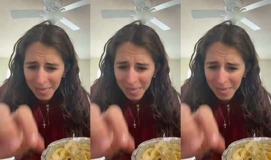 carolineanania TikTok Live — Oct 2, 2026, 9:29 PM