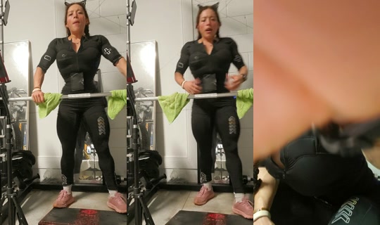 carolynefit_ TikTok Live — Sep 30, 2026, 5:52 PM