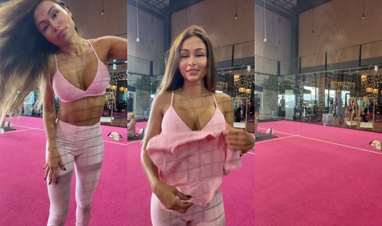 carovibe.c TikTok Live — Sep 19, 2026, 4:20 PM