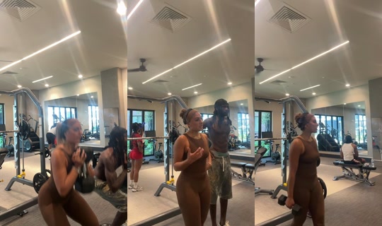 cassiie.co TikTok Live — Aug 21, 2026, 4:49 PM