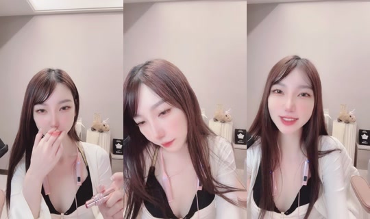 chi_chi__77 TikTok Live — Aug 23, 2026, 7:33 PM