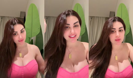 christelleyam TikTok Live — Oct 4, 2026, 7:58 PM