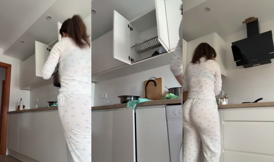 cuteecari TikTok Live — Sep 29, 2026, 1:04 PM