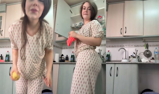 cuteecari TikTok Live — Oct 8, 2026, 12:28 PM