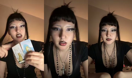 cyber_doll111 TikTok Live — Oct 4, 2026, 7:52 PM