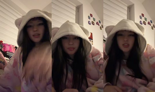 cyber_doll111 TikTok Live — Oct 8, 2026, 8:16 PM