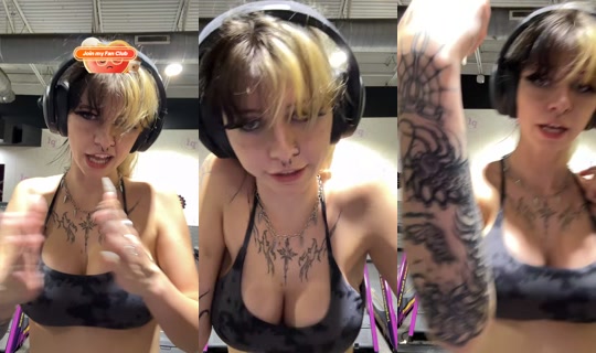 cyberbunniex TikTok Live — Oct 8, 2026, 2:38 AM