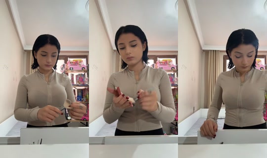 dafnixpaint_ TikTok Live — Oct 4, 2026, 2:41 PM