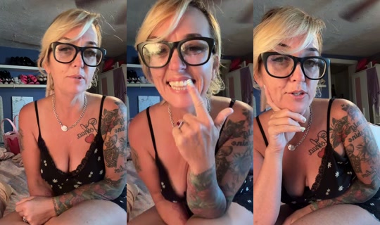 deenacakes TikTok Live — Aug 31, 2026, 11:56 AM