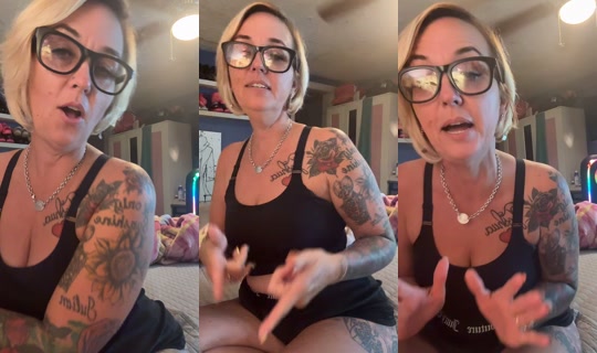 deenacakes TikTok Live — Oct 3, 2026, 1:52 AM