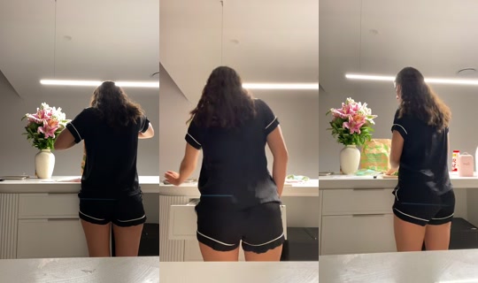 defnotjuilia TikTok Live — Oct 1, 2026, 10:44 AM