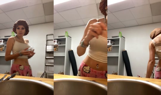 e_033xxx TikTok Live — Aug 22, 2026, 10:34 AM