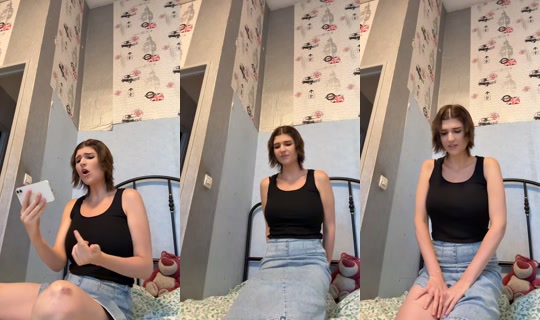 e_milie9 TikTok Live — Oct 2, 2026, 7:43 AM
