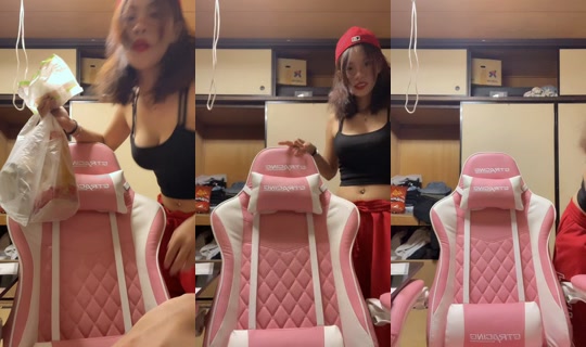 eeyescreamm TikTok Live — Oct 3, 2026, 2:18 PM