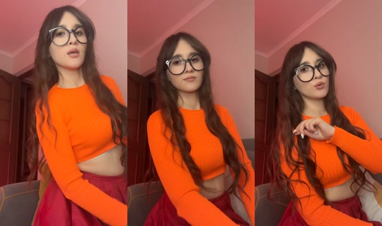 elaine.mood TikTok Live — Oct 4, 2026, 2:00 PM