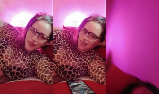 ella.vanellaa TikTok Live — Oct 8, 2026, 12:29 AM